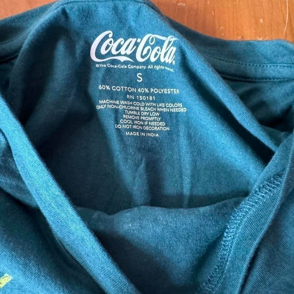 Coca-Cola Classic Graphic Tee Teal Green Soft Drink Small NWT - Picture 4 of 4